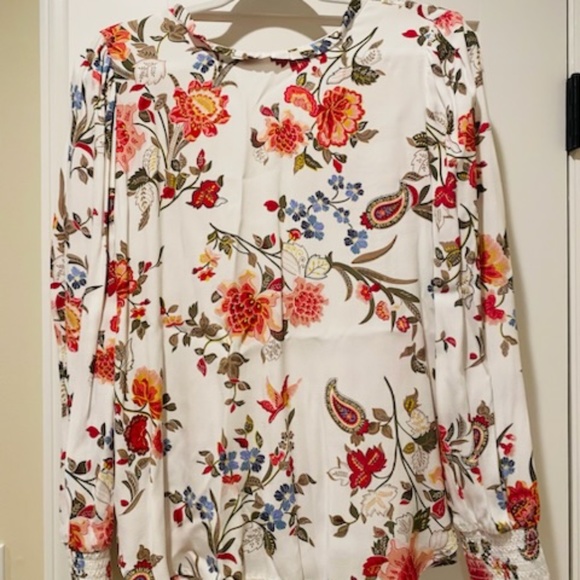 LOFT Tops - Loft vibrant flower Blouse long sleeve cardinal print size S Boho Festival